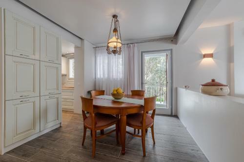 Villa Mk Luxury House Near Saronida's Center