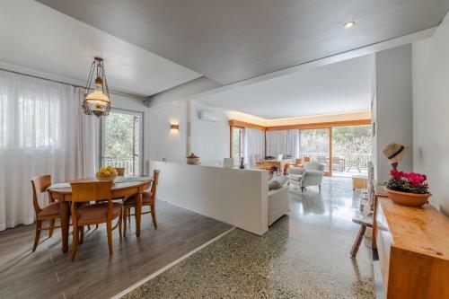 Villa Mk Luxury House Near Saronida's Center