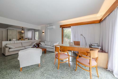 Villa Mk Luxury House Near Saronida's Center