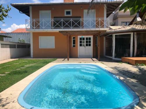 Casa Na Segunda Quadra Do Mar Da Praia Mariscal Bombinhas