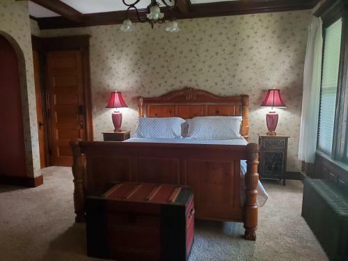 The Weis Mansion Bed And Breakfast