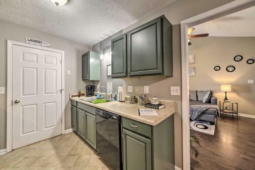 Charming Clarksville Home With Yard And Fire Pit!