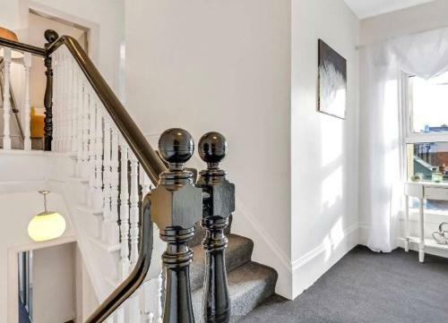 Villa No 8, Lawrence Hill