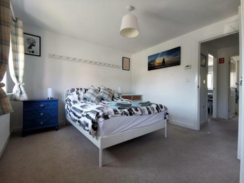 2 Bedroom House With Free Parking
