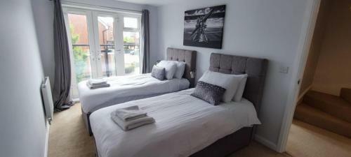 Ferndale Serviced 4 Bedroom 2 Bath House With Parking
