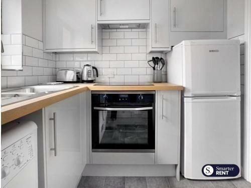 Apartamento Maidenhead - Gated 2 Bedroom Flat, Close To Train Station
