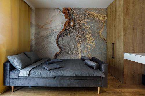 Golden Apartments&kw46