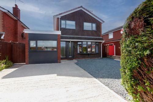 Styche View, Beautiful 4 Bedroom Home Available