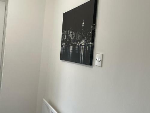 Modern Home Minutes From Heathrow Airport