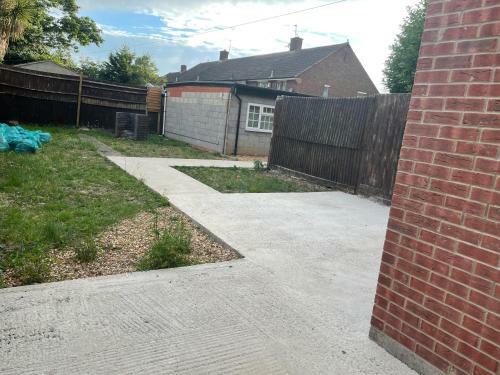 Modern Home Minutes From Heathrow Airport