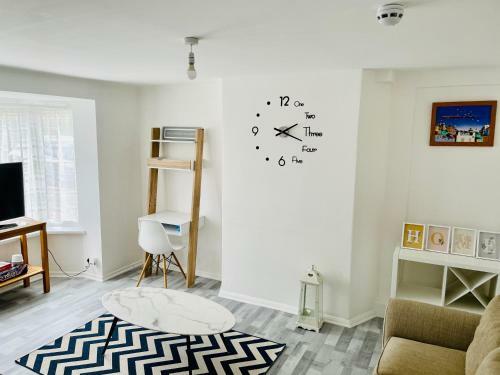 Modern Home Minutes From Heathrow Airport