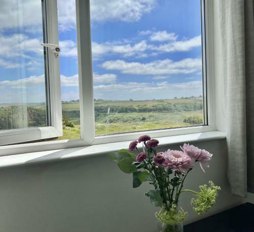 Modern Spacious 4-bed House In Porth Newquay
