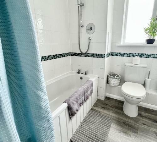 Modern Spacious 4-bed House In Porth Newquay