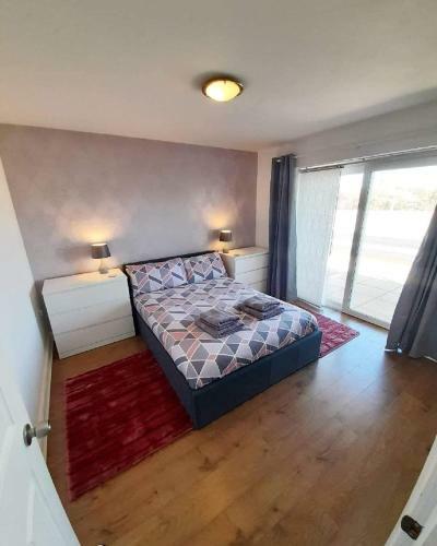 Modern Spacious 4-bed House In Porth Newquay