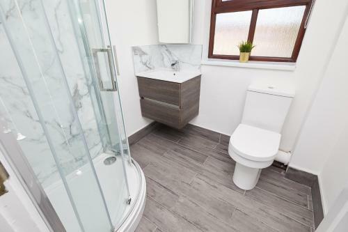 Apartamento Modern 2 Bed House Near Queens Medical Centre