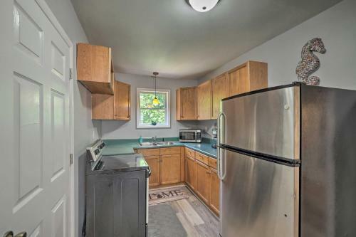 Cozy Manistee Getaway Near Dtwn And Beach!