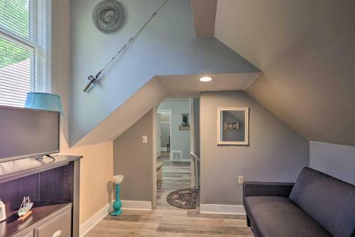Cozy Manistee Getaway Near Dtwn And Beach!