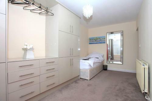 Park Vale House Near Central Park By Posh Homes