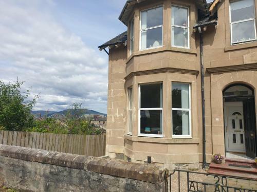 4 Bed Semi-detached Villa - Sea And Mountain Views
