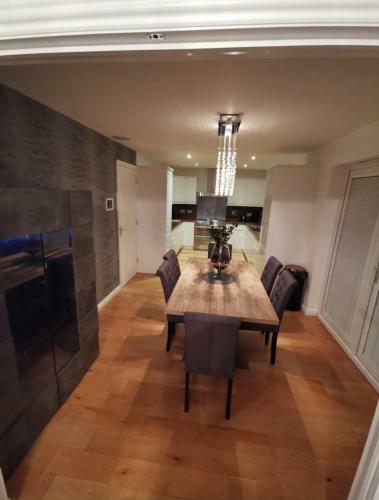 Private Room In Residential House