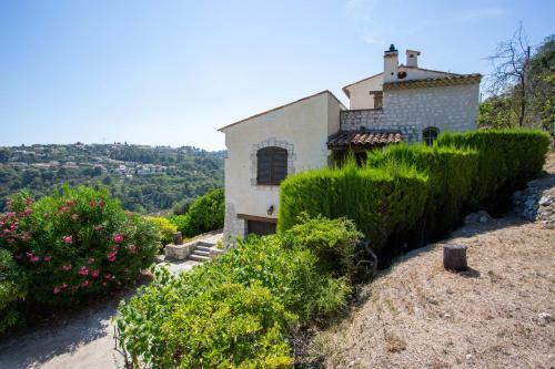 Air-conditioned Panoramic View Villa With Above Ground Pool