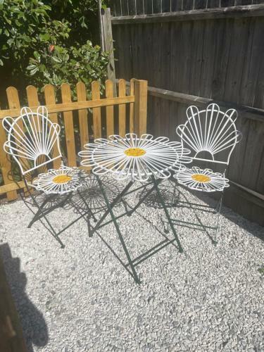 Beautiful 2 Bedroom House Seasisde Location