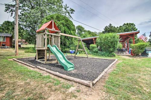 Quaint Reeds Spring Cabin, Lake And Pool Access