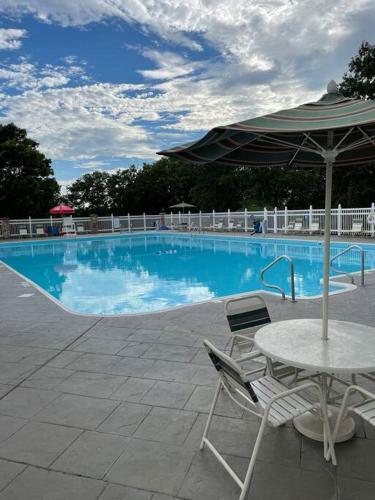 Apartamento New Listing! Hills & Valleys