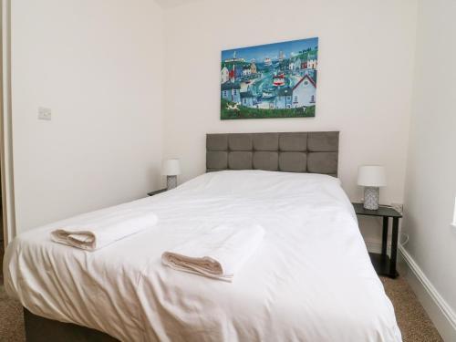 The Dukes Apartments, Flat 5