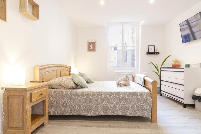 Hostal M Suites - Gaillac Centre