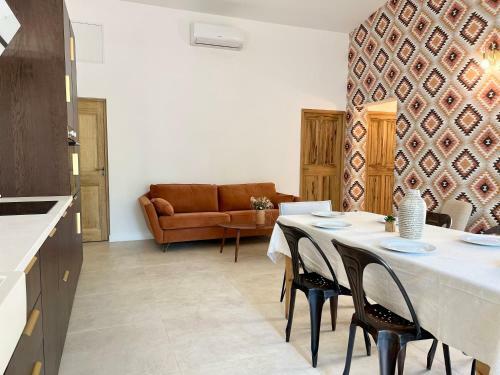 Bastidon 84m2 Avec Piscine