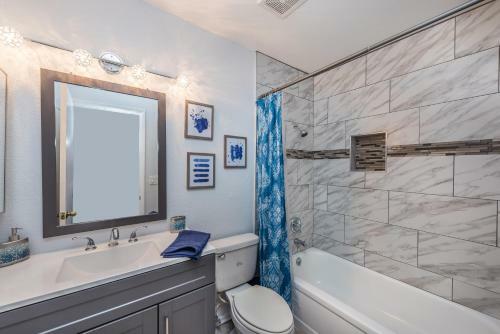 Charming & Stylish Home Can Accommodate 8 Guests!