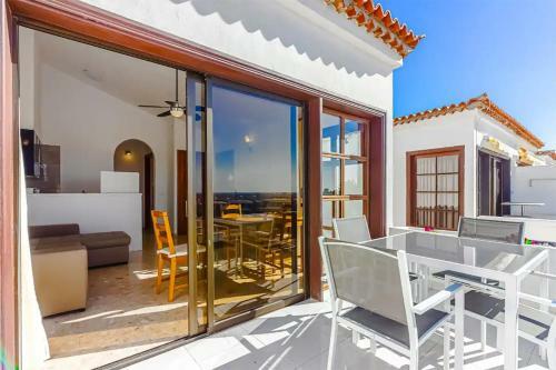Apartamento Attic With Sunny Terrace With Pool And Sea Views (exm)