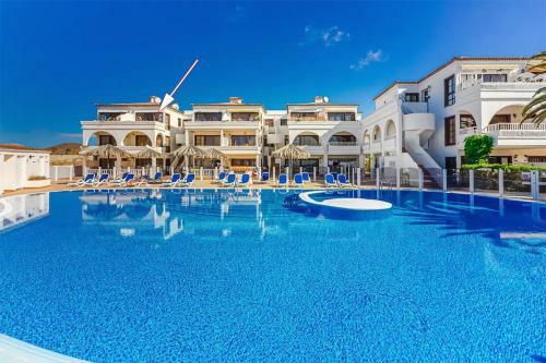 Apartamento Attic With Sunny Terrace With Pool And Sea Views (exm)