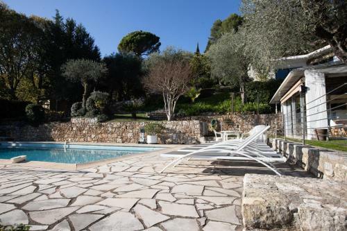 Villa Atypique Avec Piscine Chauff�e Et Vue Mer