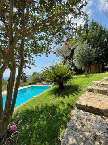 Villa Atypique Avec Piscine Chauff�e Et Vue Mer