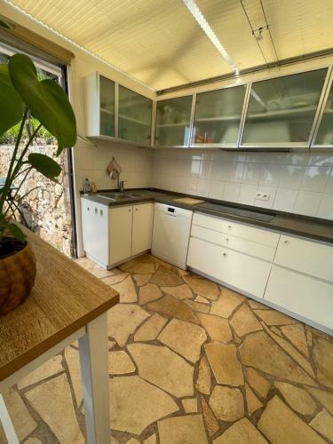 Villa Atypique Avec Piscine Chauff�e Et Vue Mer