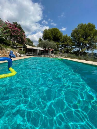 Villa Atypique Avec Piscine Chauff�e Et Vue Mer