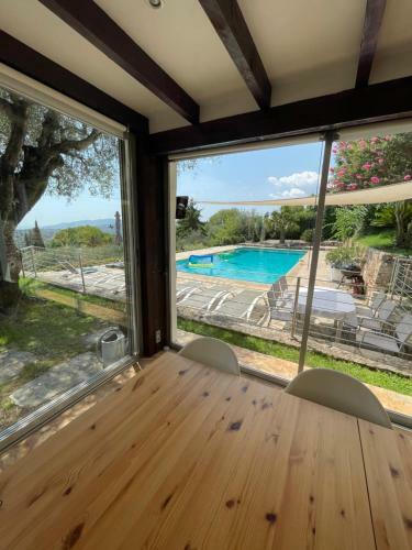 Villa Atypique Avec Piscine Chauff�e Et Vue Mer