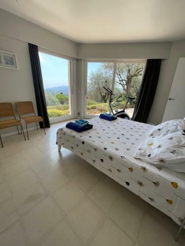 Villa Atypique Avec Piscine Chauff�e Et Vue Mer