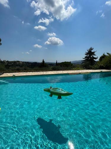 Villa Atypique Avec Piscine Chauff�e Et Vue Mer