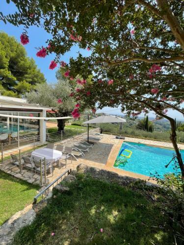 Villa Atypique Avec Piscine Chauff�e Et Vue Mer