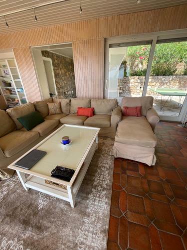 Villa Atypique Avec Piscine Chauff�e Et Vue Mer