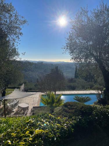 Villa Atypique Avec Piscine Chauff�e Et Vue Mer