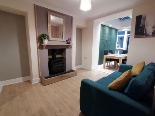 Spacious House In Swansea Town Near Seafront