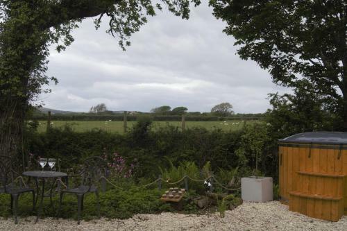 Nefoedd Romantic Shepherds Hut