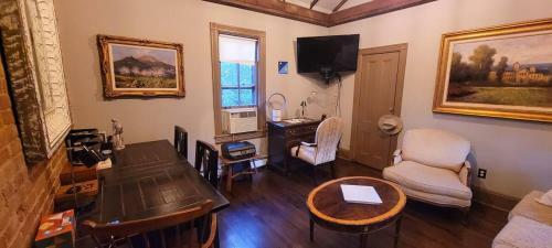 Apartamento Historic 2 Story Walk Up