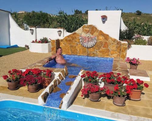 2-bed Villa With Pool Garden & Parking Near Seron