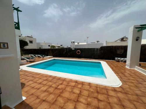 Oasis Blue - Beautiful 1 Bedroom Apartment On Private Complex With Pool
