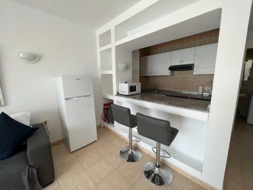 Oasis Blue - Beautiful 1 Bedroom Apartment On Private Complex With Pool